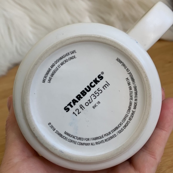 Starbucks | Holiday 2018 Christmas Holly Berries Ceramic Coffee Mug 12 Oz - Picture 9 of 11